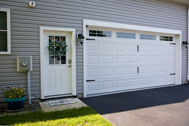 24/7 Emergency Garage Door Panel Replacement experts in Allouez, WI